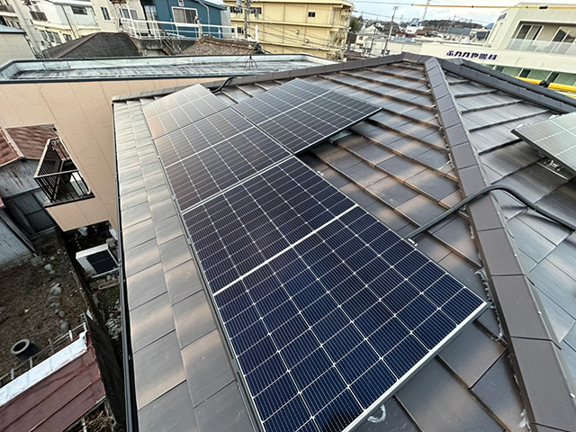 岐阜県美濃加茂市のQセルズ製Q.TRON M-G2.4+ 430 ×13の太陽光発電施工写真3