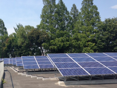 遊休地に設置した太陽光発電システム