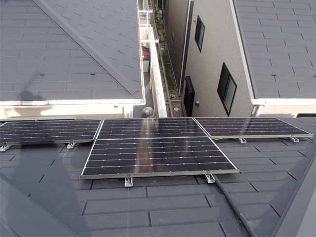 埼玉県志木市のカナディアンソーラー製MOD-CS1H-335MS ×7枚 CS1HA-270MS ×10枚の太陽光発電施工写真3
