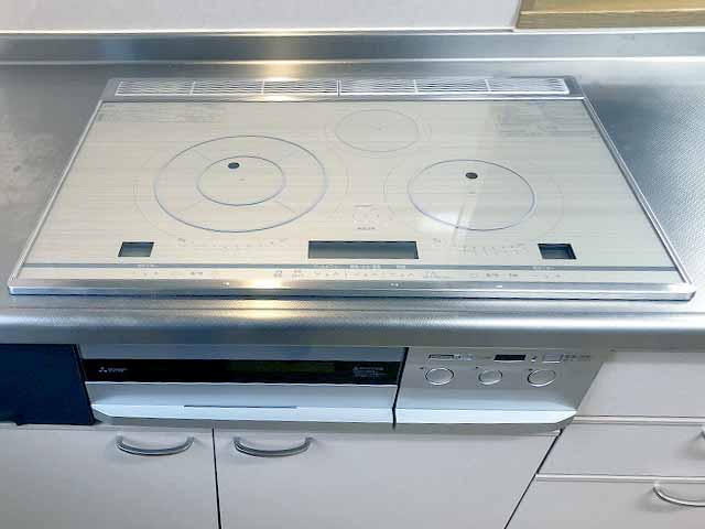 岩手県滝沢市の三菱製CS-PT316HNWSRのIHクッキングヒーター 施工写真