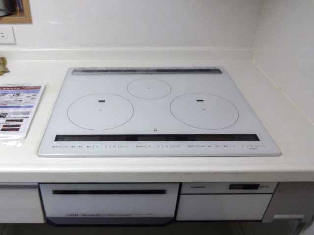 神奈川県横須賀市の日立製HT-M100XTF(W)のIHクッキングヒーター 施工写真