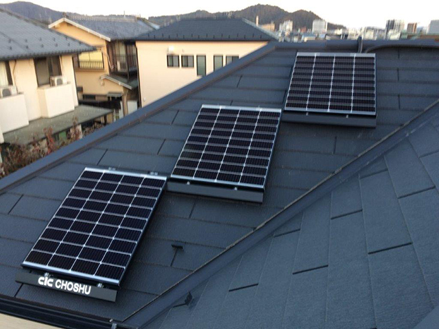 神奈川県秦野市の長州産業製CS-223B81S ×12、CS-109B81S ×3、CS-109B81L ×2、CS-109B81R ×2の太陽光発電施工写真3