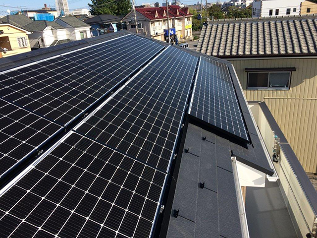 埼玉県春日部市の長州産業製CS-223B81S ×14、CS-109B81L ×1、 CS-109B81R ×3の太陽光発電施工写真