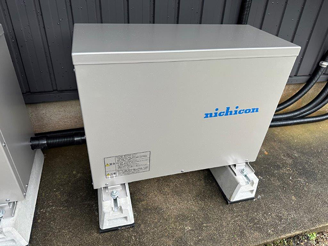 愛知県豊川市の ニチコン製ES-T3M1、ES-T3X1の蓄電池施工写真