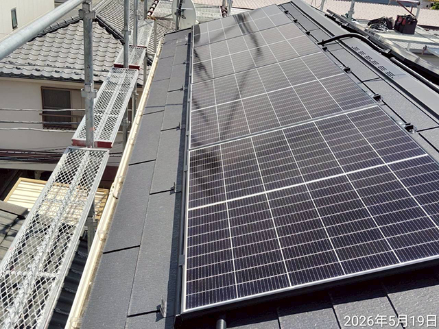 東京都板橋区のカナディアンソーラー製CS6.2-36TM-350 ×6、CS6.2-32TM-310 ×1の太陽光発電施工写真