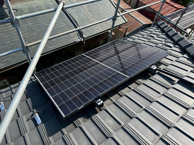 茨城県那珂郡のカナディアンソーラー製CS6.2-48TM-455 ×7、CS6.2-36TM-340 ×8、CS6.2-32TM-300 ×5の太陽光発電施工写真3