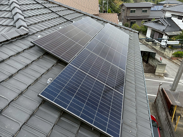 茨城県那珂郡のカナディアンソーラー製CS6.2-48TM-455 ×7、CS6.2-36TM-340 ×8、CS6.2-32TM-300 ×5の太陽光発電施工写真4