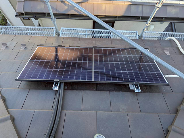東京都稲城市のカナディアンソーラー製CS6.2-32TM-300 ×13の太陽光発電施工写真4
