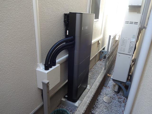 東京都調布市の カナディアンソーラー製B1-3G ×4の蓄電池施工写真