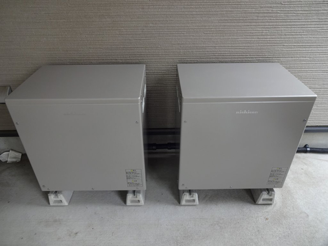 東京都昭島市の ニチコン製ES-DYL ×2の蓄電池施工写真