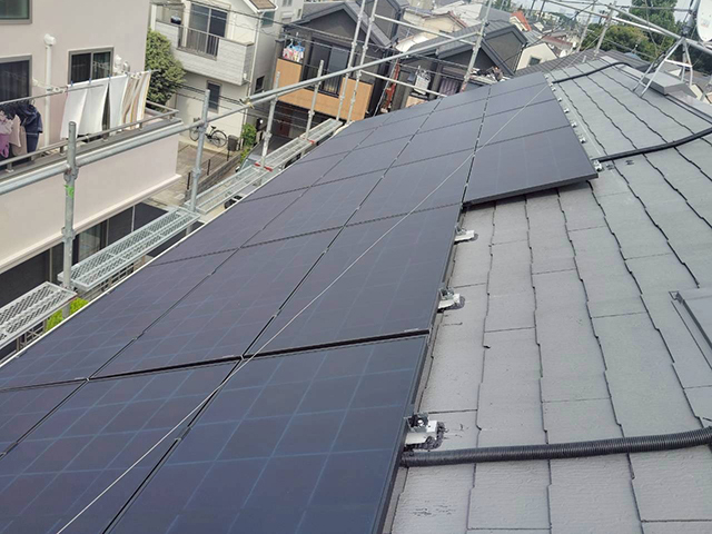 東京都杉並区のハンファジャパン製Re.RISE-NBC MS290 ×5、Re.RISE-NBC AG270 ×22の太陽光発電施工写真3