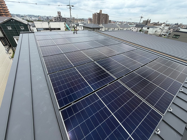 愛知県名古屋市のハンファジャパン製Re.RISE-NBC 440 ×21の太陽光発電施工写真